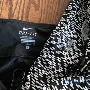 Woman’s Nike cropped leggings size small